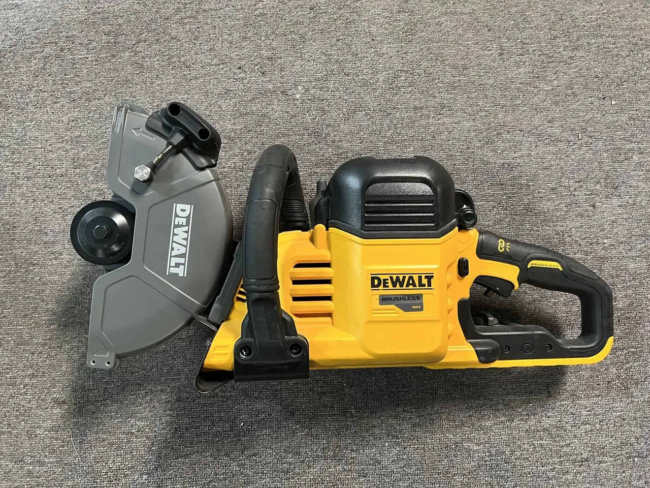 Dewalt DCS691N 60V Max Flexvolt Brushless Concrete Cut Off Saw  Includes 9.0AH battery second-hand