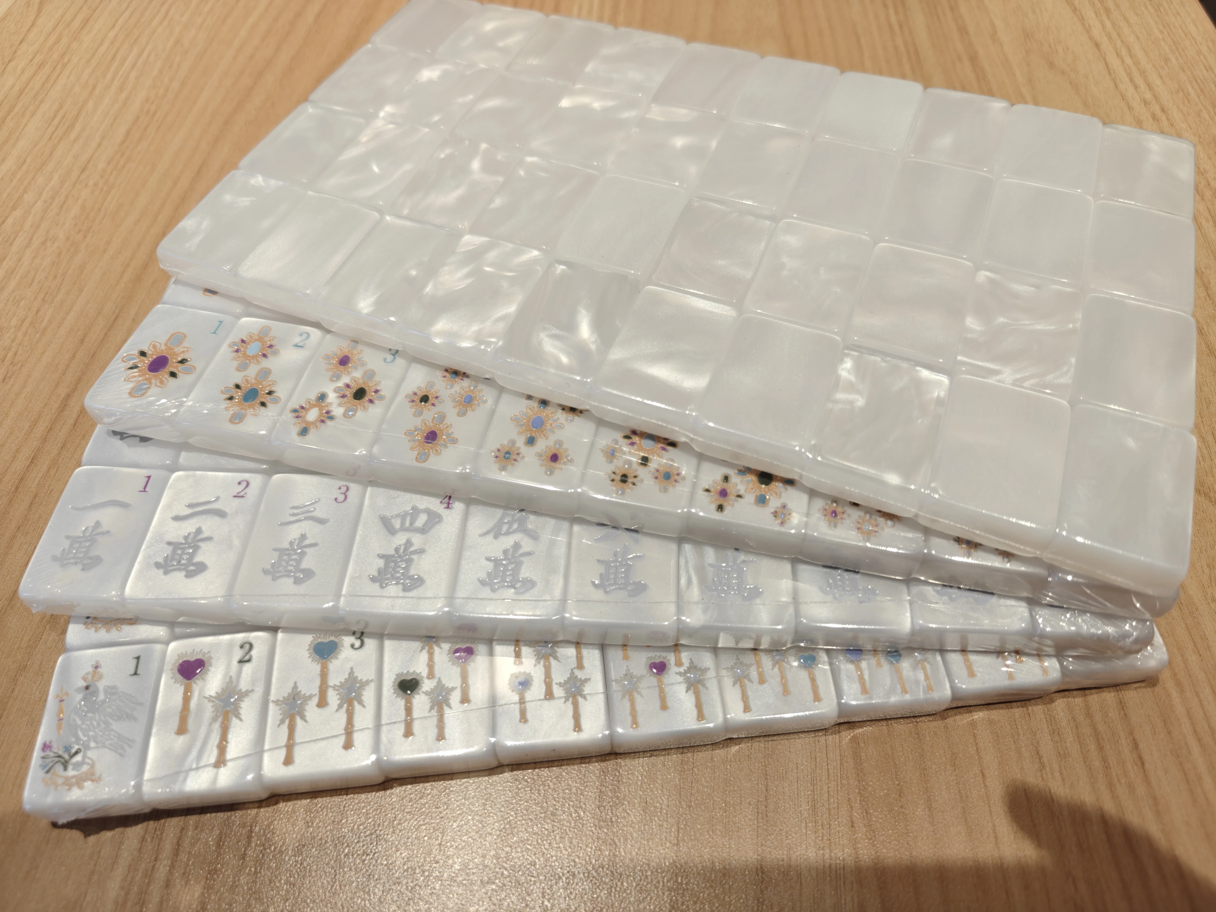 고급스러운 고가 진주조개 무늬 마작 세트, 진주 아크릴 장식, 선물 증정 및 가족 오락에 적합