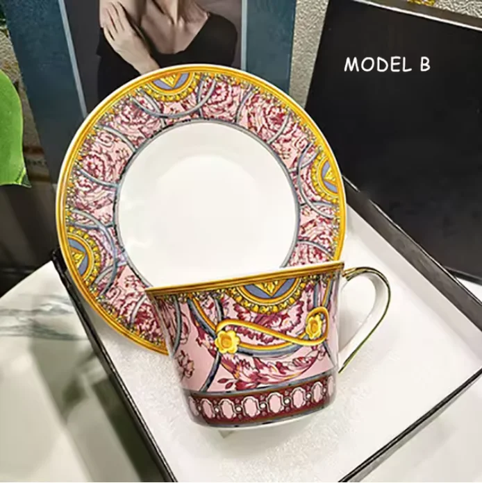 European Gold Rim Coffee Cups Bone China Hand-painted coffee cup saucer set flower coffee mug set