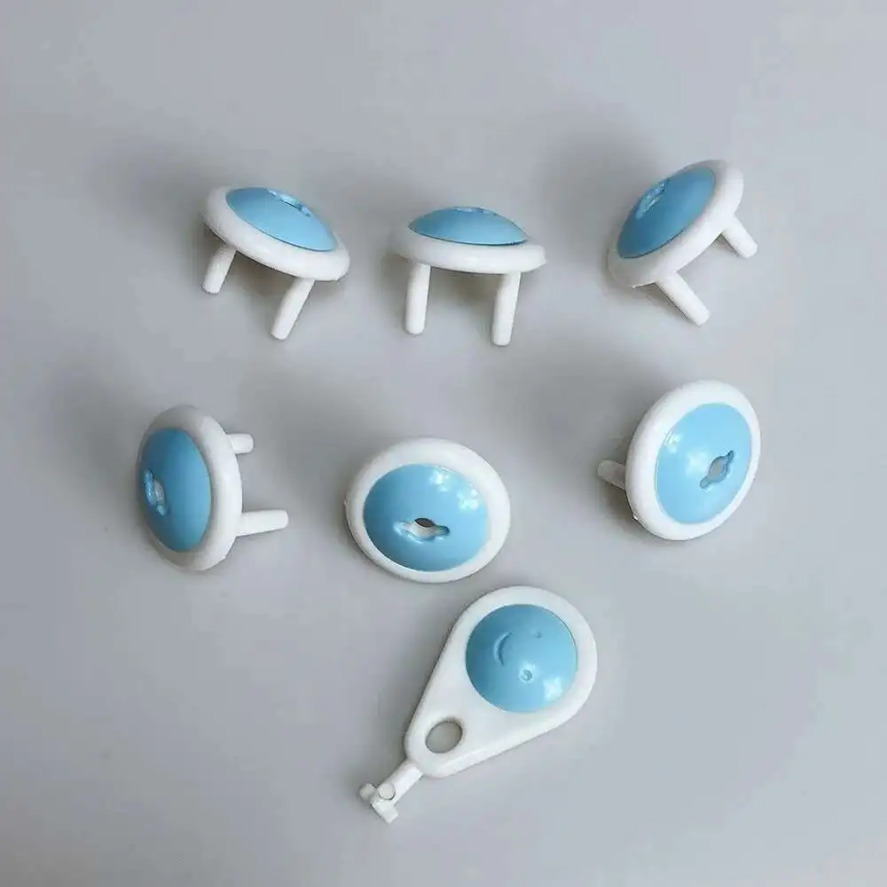 Russian EU European Euro standard child electric socket outlet plug two phase safe lock cover for baby kids safety 6 Pieces socket covers
