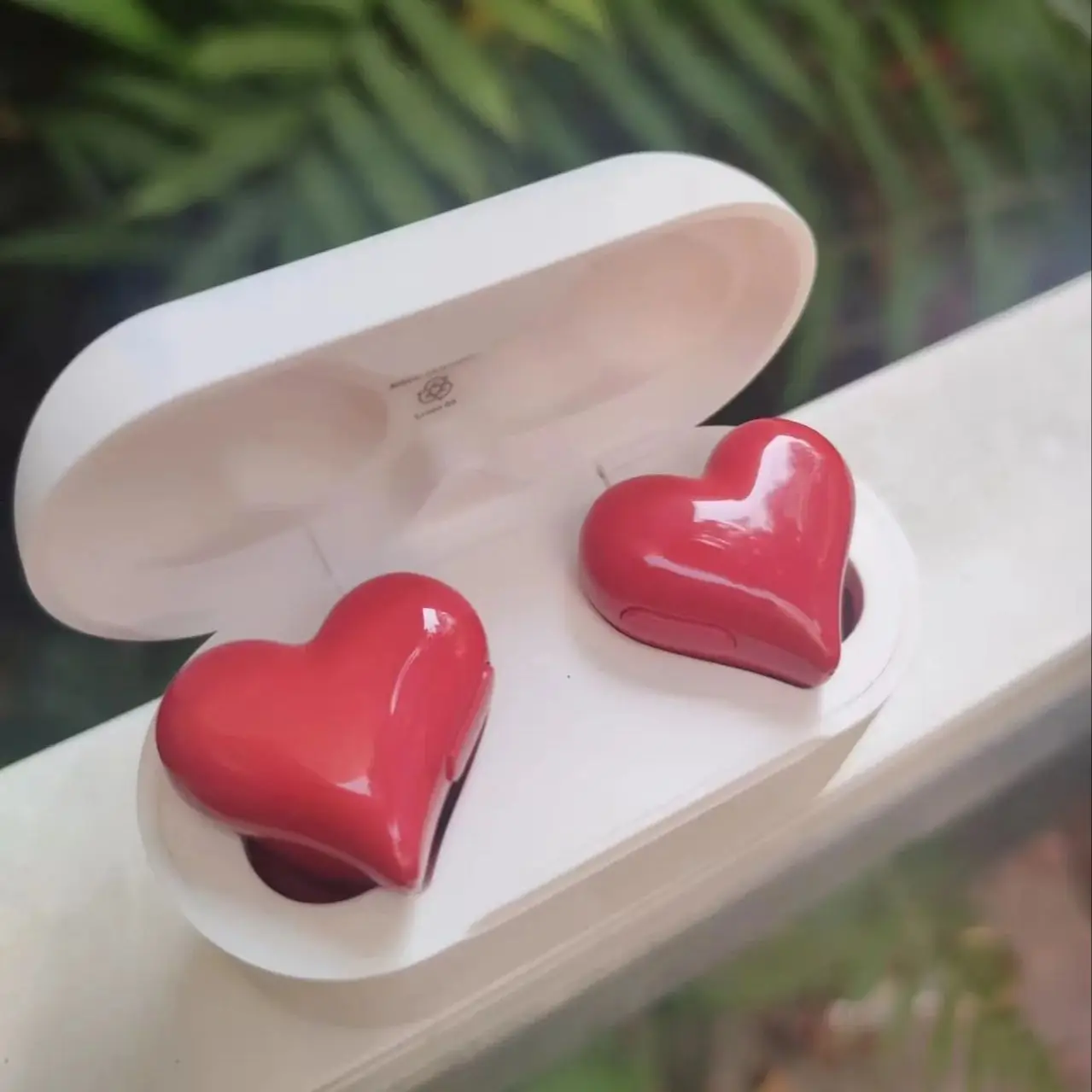 

Cute Heart Shaped Earbuds Wireless Cute Earphones Bluetooth Wireless Headphones Woman Earphone High Quality Heart Earbuds Girl G