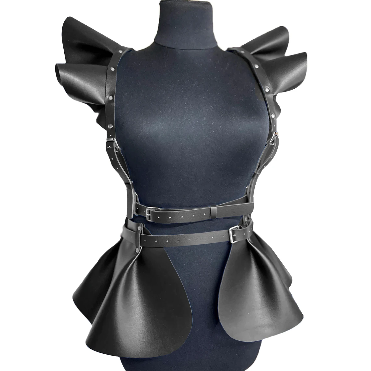 Ruffle-style side panels with smooth finish and dramatic outfit shape
