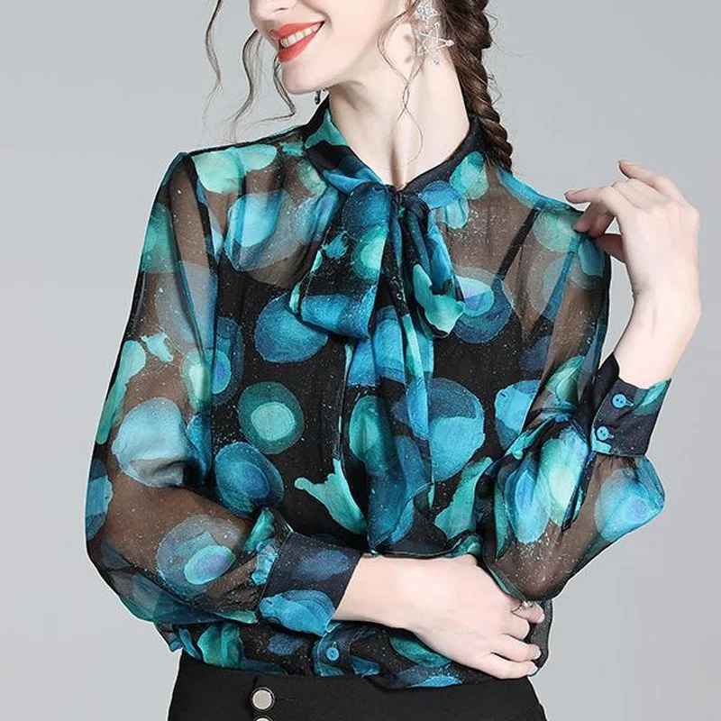 

2023 New Spring Fashion Western Style Light Luxury Chiffon Button Shirt Temperament Commuter Bow Print Women's Simple Top