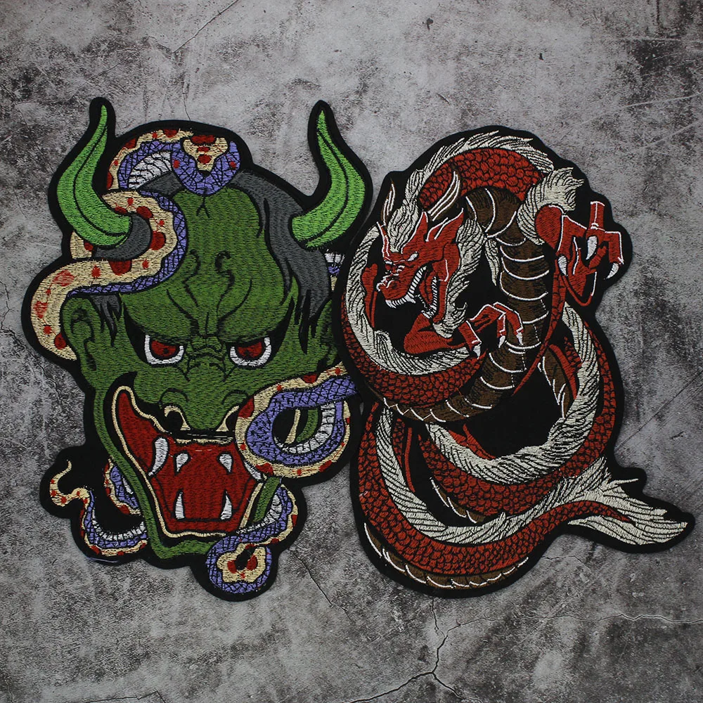 Grande toppa termoadesiva a forma di drago, 23 cm x 17 cm, toppa ricamata su ferro da stiro - Italia