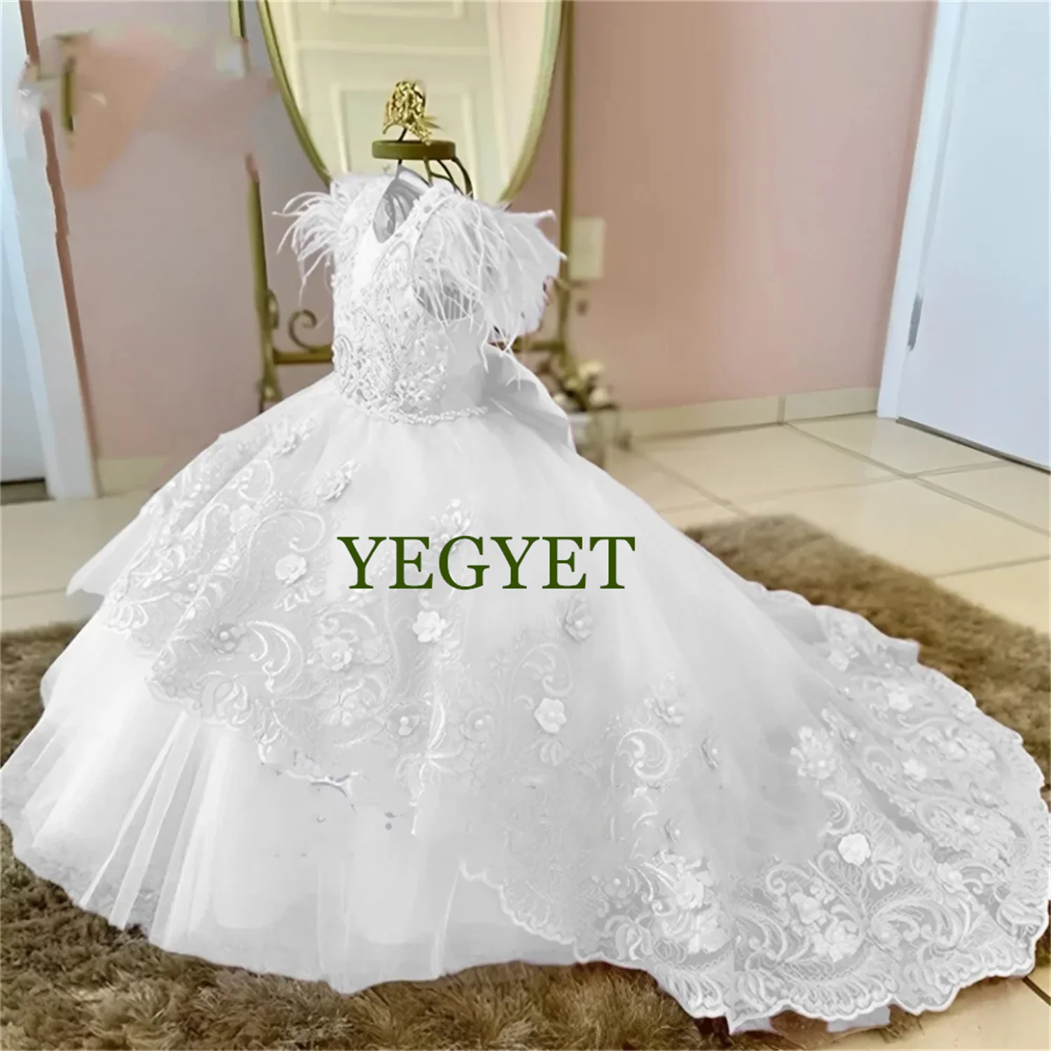

Flower Girl Dresses For Weddings Tulle V-neck Appliques Sparkly Sequins Sleeveless Kids Pageant Birthday Communion Gowns