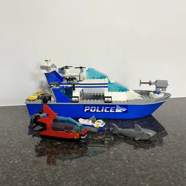 276PCS Sea Speedboat Police Patrol Boat 60277 Shark MOC City