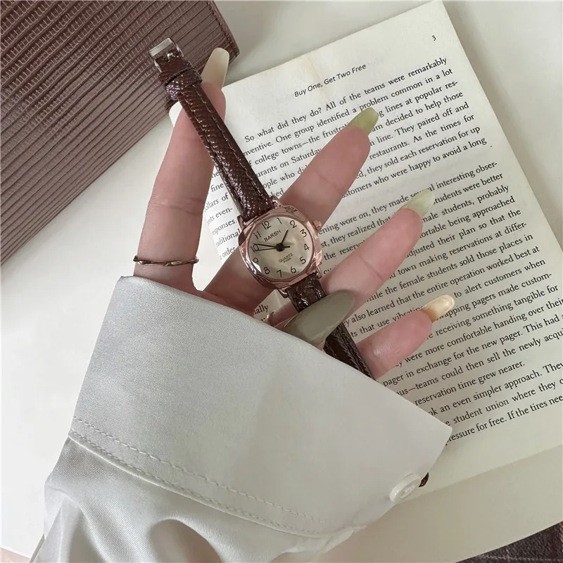 Camellia small dial square watch for women, retro strap quartz women's watch