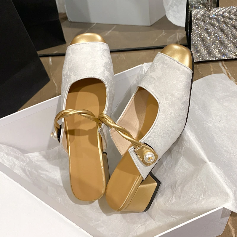 2024 NEW Women Sandals Ladies Embroidery Med Heels Closed Nose Lady Sandals Female Round Toe Hook Loop Retro Shoes Shallow Mouth