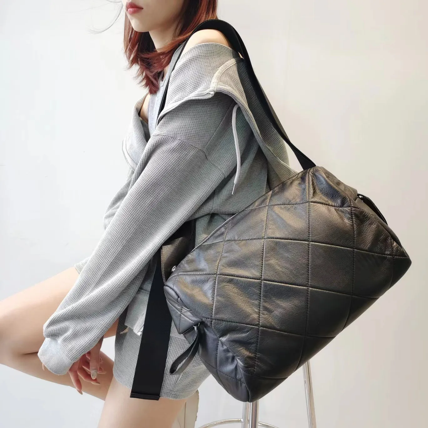 

Bag Women's 2024 New Leather Black Check One-Shoulder Crossbody Bag Women's Tide with Large Capacity crossbody bags for women