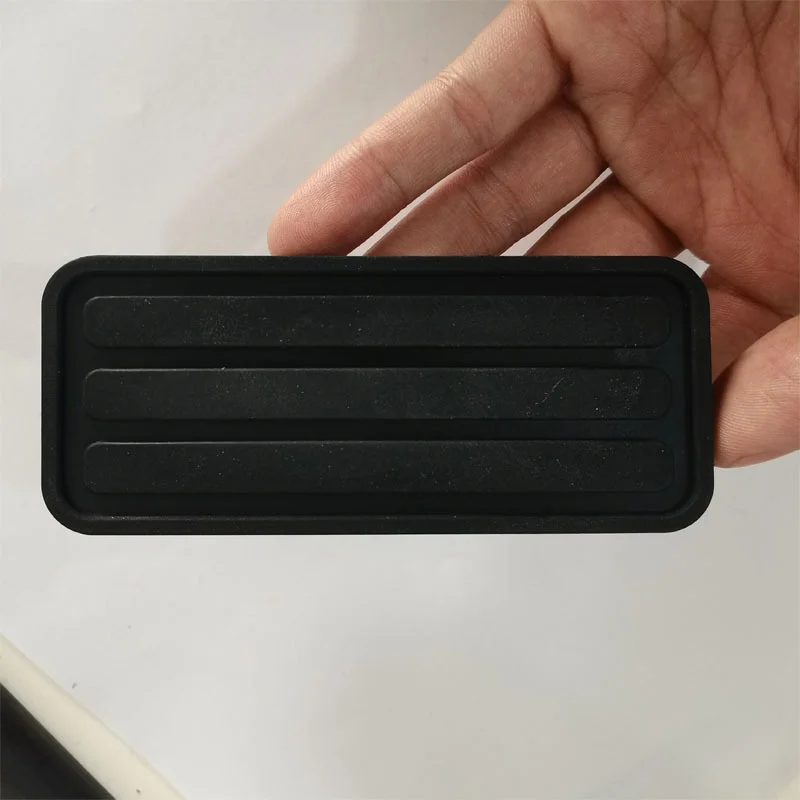Set di 3 Tappetini per Pedali Auto, Antiscivolo e Resistenti all'Usura, per Frizione, Acceleratore e Freno, Copri Pedali in Gomma per Camion - Image 4