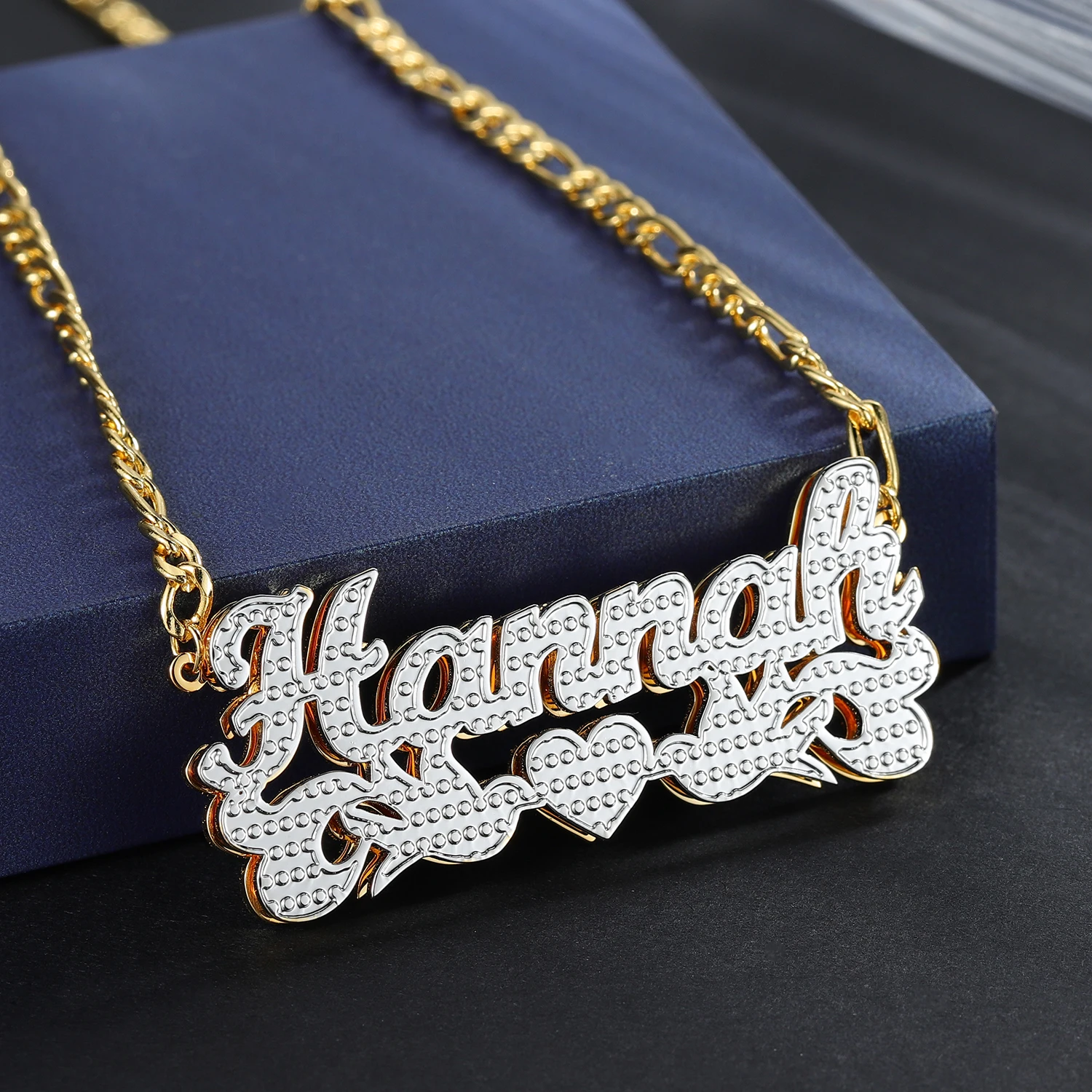Personalisierte doppelt plattierte Liebesvogel-Namenskette für Damen, vergoldeter Edelstahlschmuck, personalisierter Namensanhänger. – Detail 4