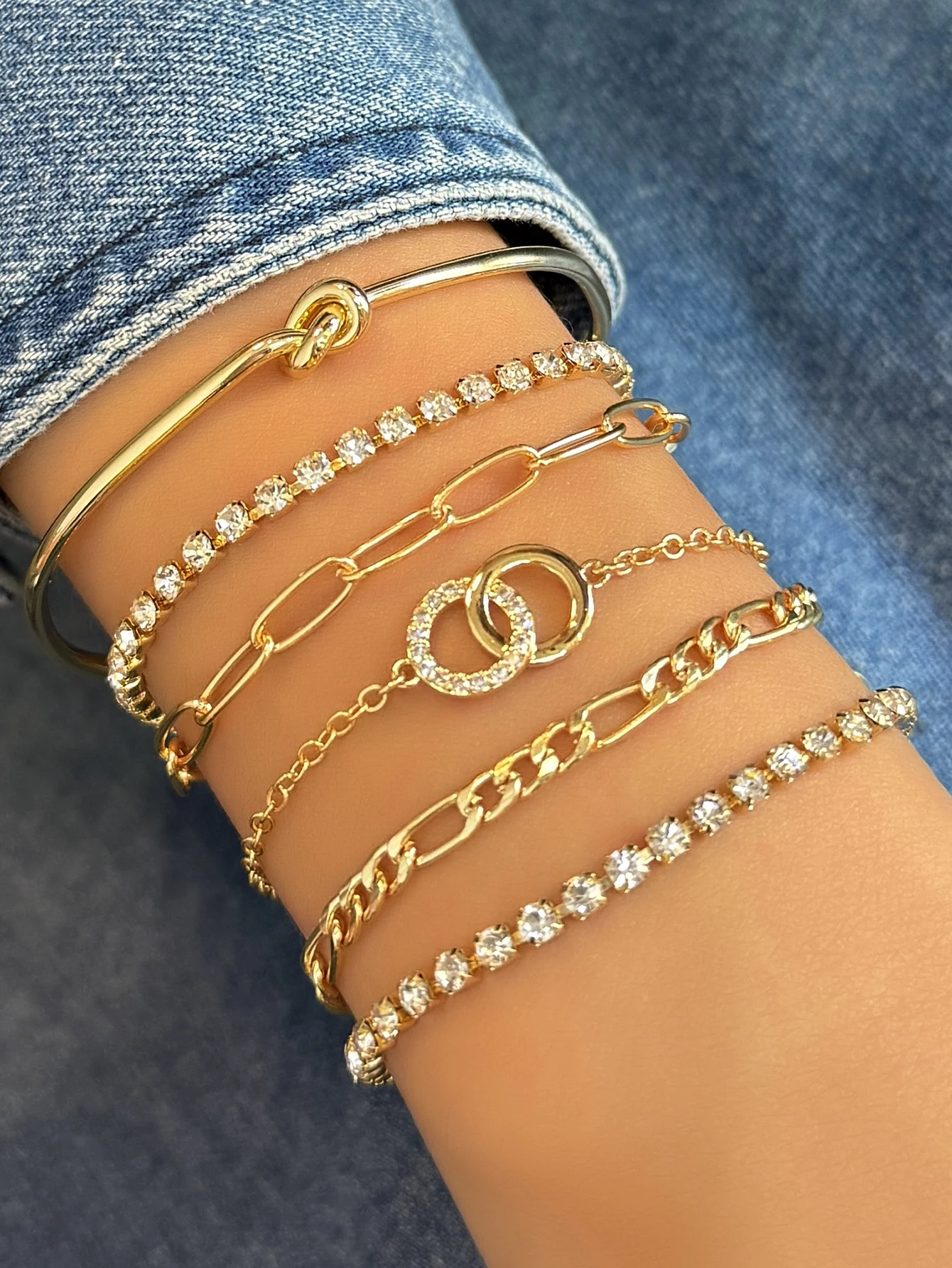 Womens Cubic Zirconia Double Hoop Bracelet