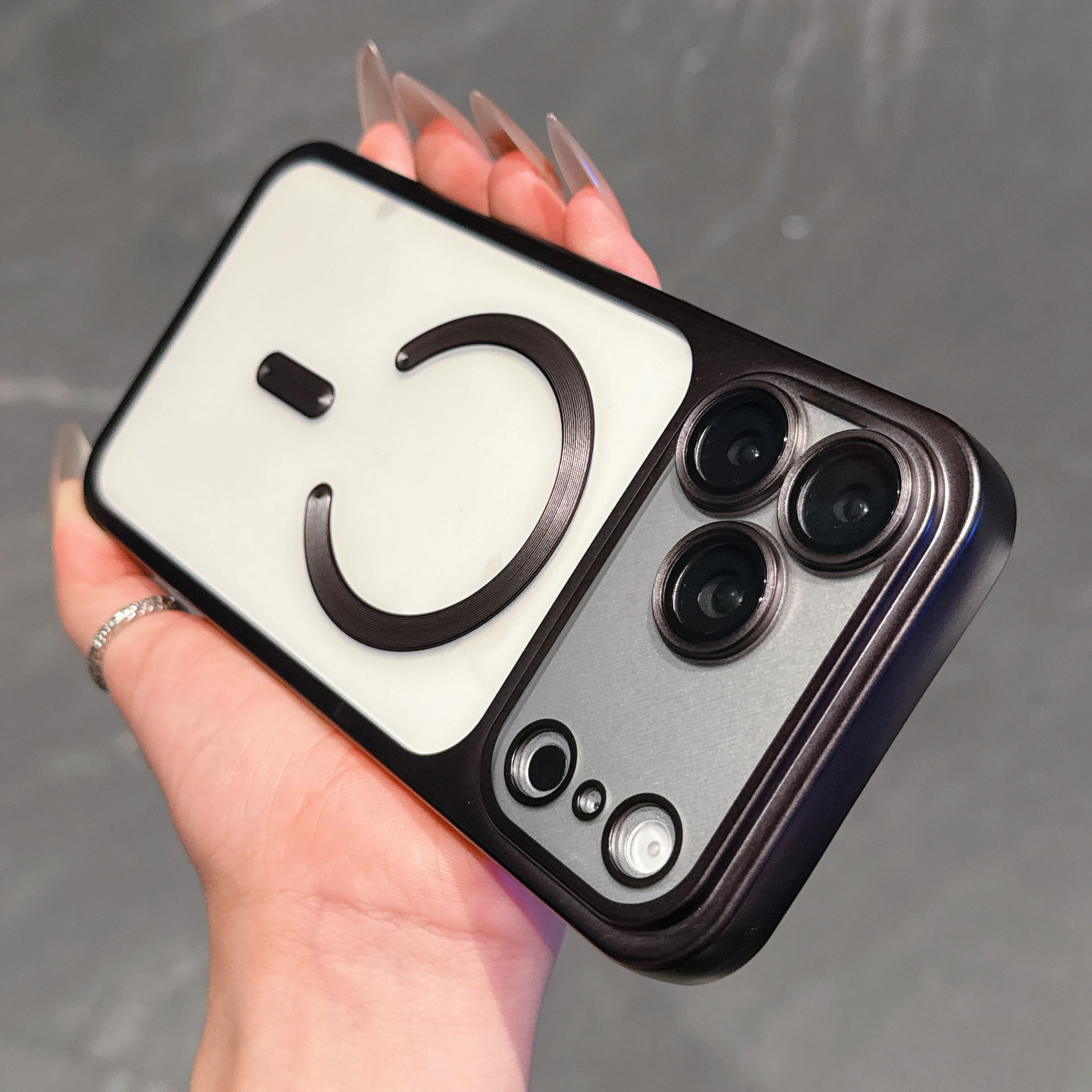 Luxury Plating Magnetic Wireless Charging Anti-Scratch Translucent Back, All-Round Lens Guard For Iphone 17 16 15 14 13_voghion.com