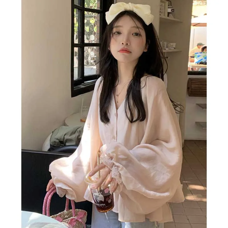 

Sweet V-Neck Folds Spliced Lace Lantern Sleeve Shirts Female Clothing 2024 Spring Summer New Loose Casual Tops Korean Blouses