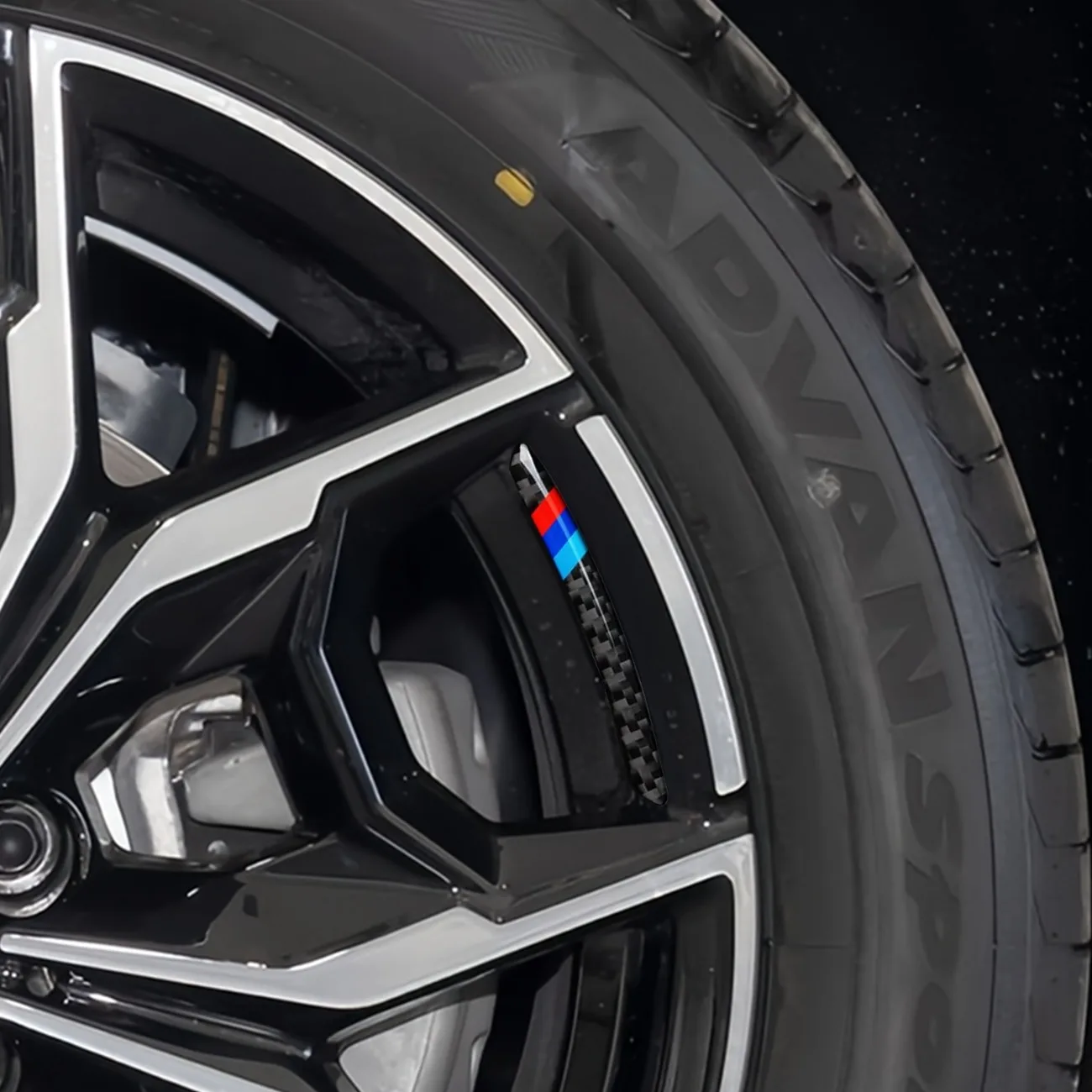 휠 스티커 범용 BMW E46 E90 F30 F10 X5 X3 시리즈 1 시리즈 3 휠 충돌 방지 스크래치 방지 스트립 외부 림