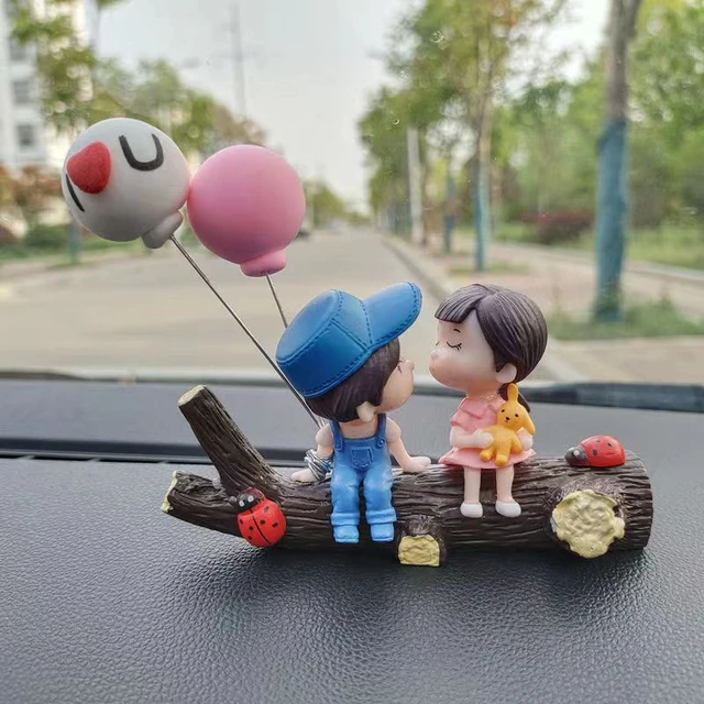 Auto Dekoration Nette Cartoon Paare auto spiegel zubehör Action Figur  Figuren Ballon Ornament Auto Innen Dashboard Geschenk