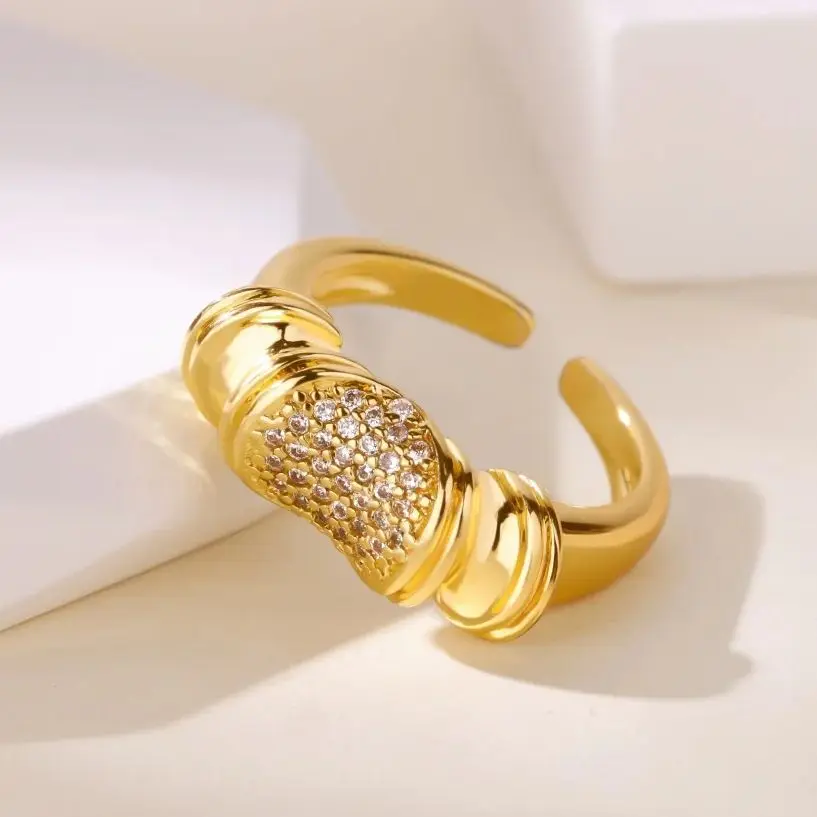 Zircon Twist Rings 18K Gold Plated Stainless Steel CZ Thick Ring For Women