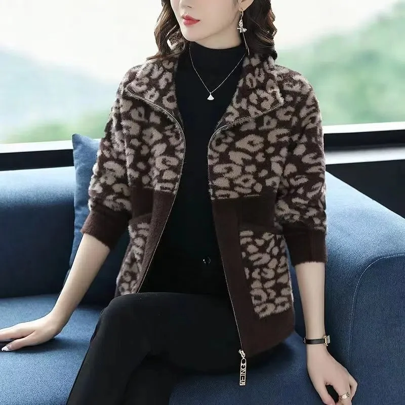 

2024 Autumn and Winter New Lint-Free Leopard-Print Mink Velvet-Like Padded Coat Women's Exotic High-Grade Knitted Cardigan Tide