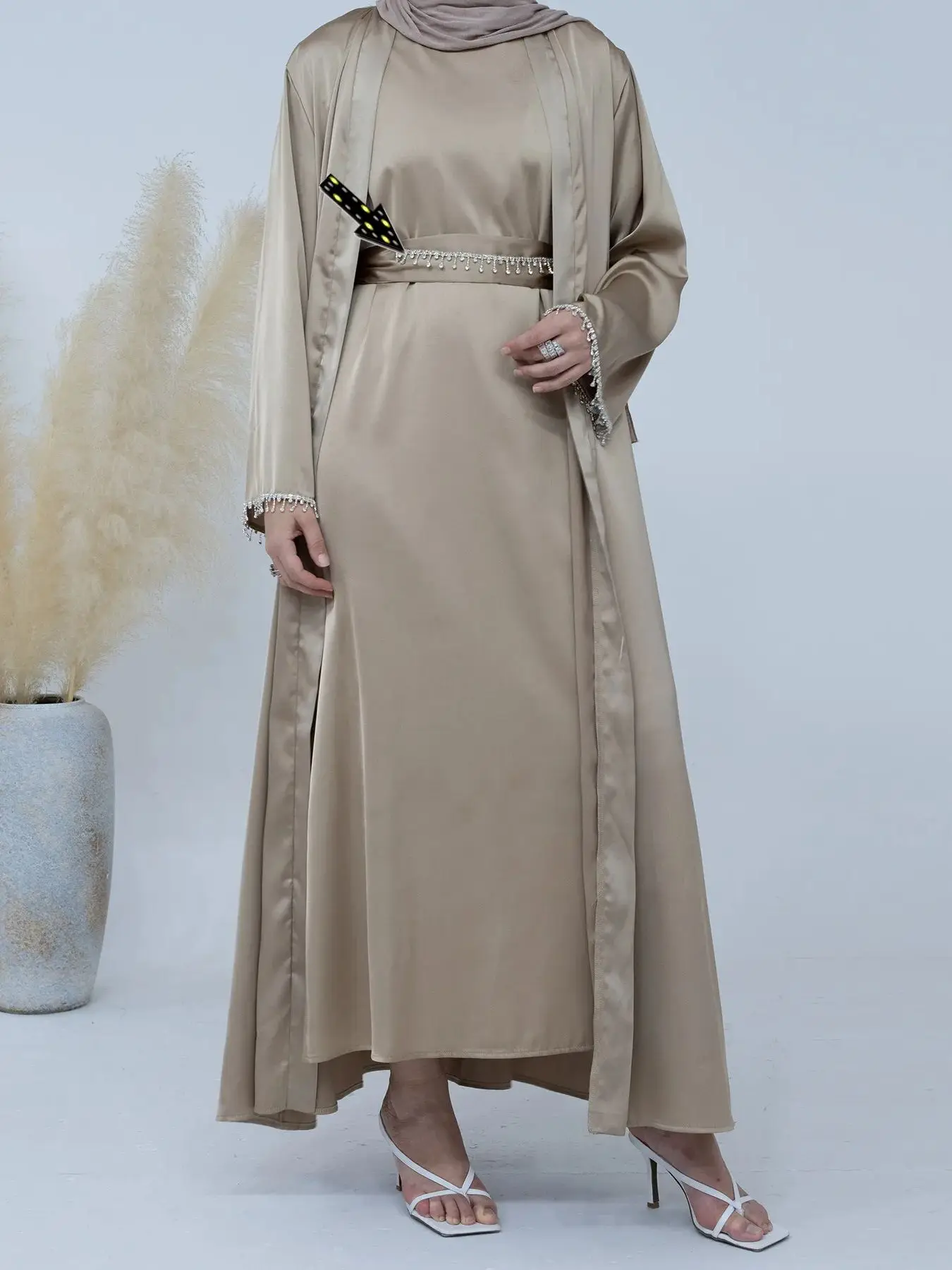 khaki sets ad chains