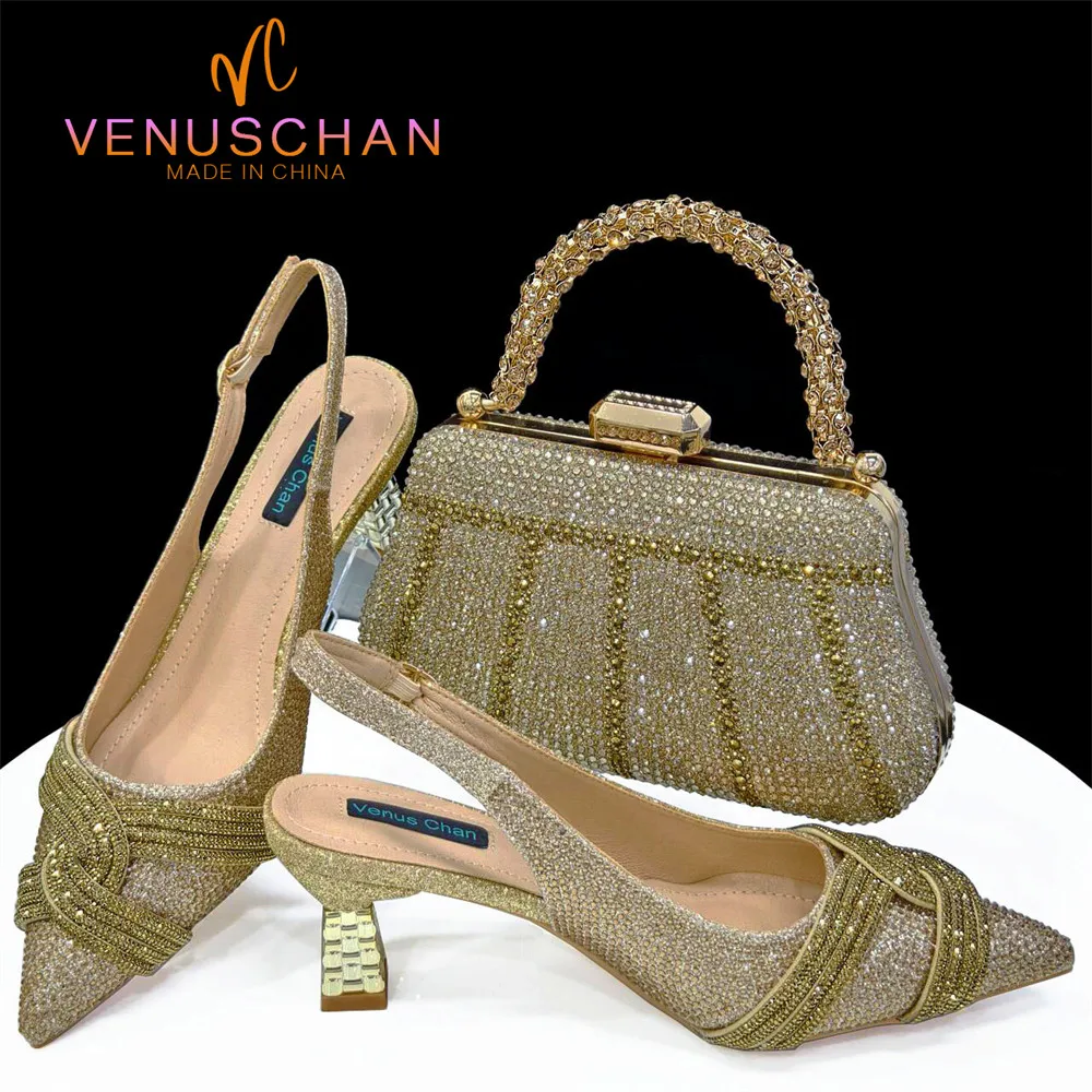 

Элегантные и соблазнительные туфли и сумки на высоком каблуке золотого цвета со стандартным украшением, удобные женские туфли