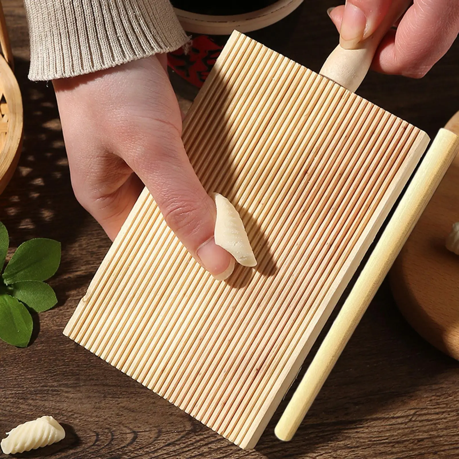 Pasta Gnocchi Making Board with Pasta Roller Italian Pasta Maker Boards Gnocchi Maker Paddle for Kitchen Supplies Handmaking Pasta Gnocchi Making Board with Pasta Roller Italian Pasta Maker Boards Gnocchi Maker Paddle for Kitchen Supplies Handmaking