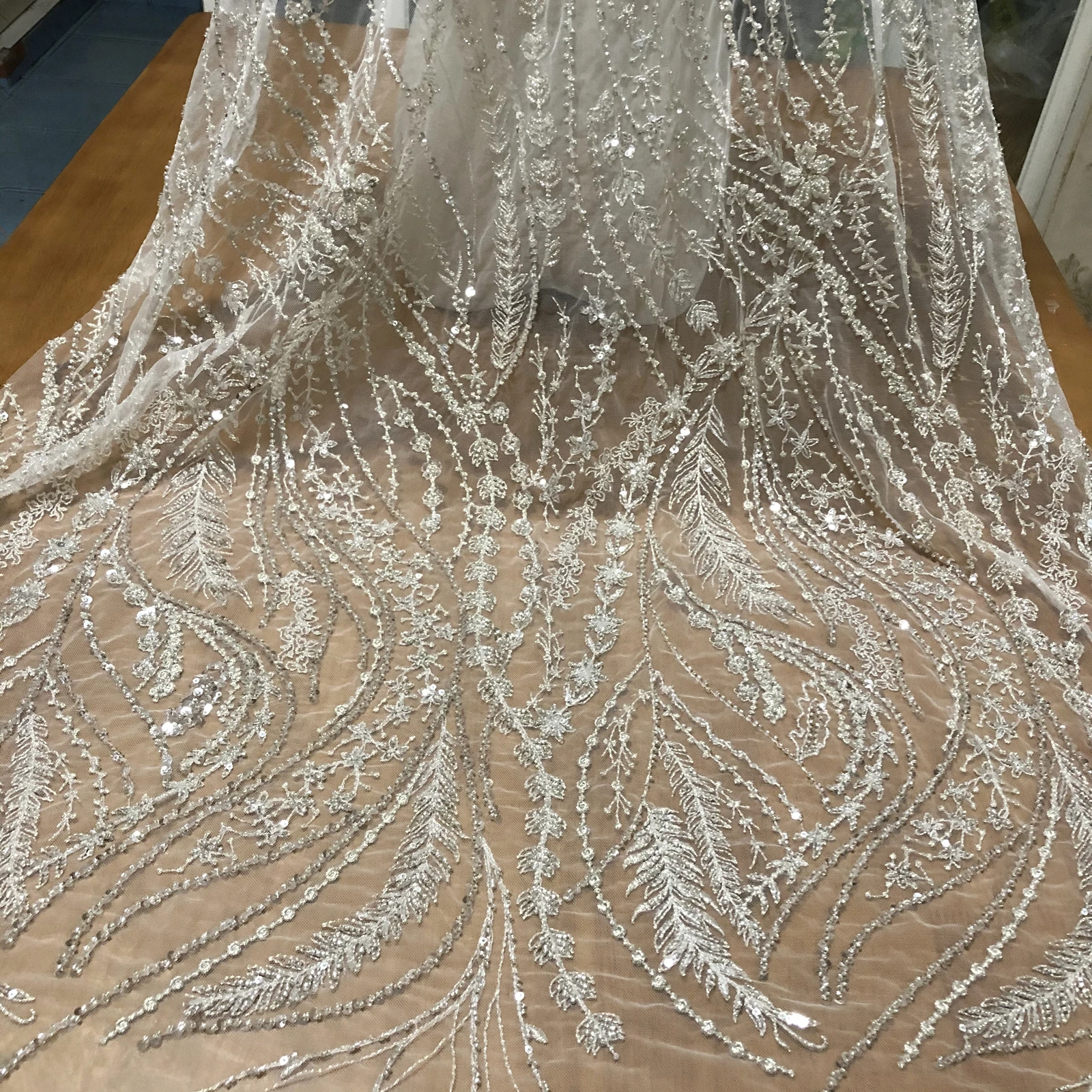 

Metallic Thread Silver Beaded Sequins Tulle Embroidery Fabric Wedding Dress Lace Fabric