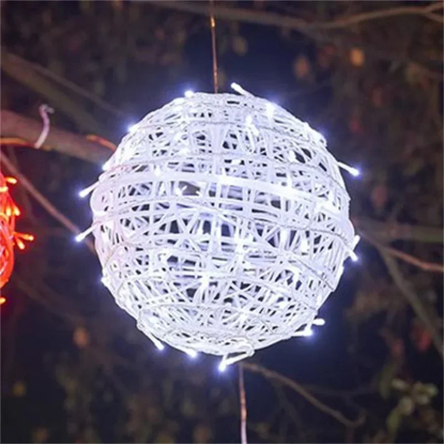 thumbnail image 1 of Guirnalda de luces navideñas de 30 cm con forma de bola de ratán, para exteriores, para bodas, fiestas, decoración de jardín, 1 of 5