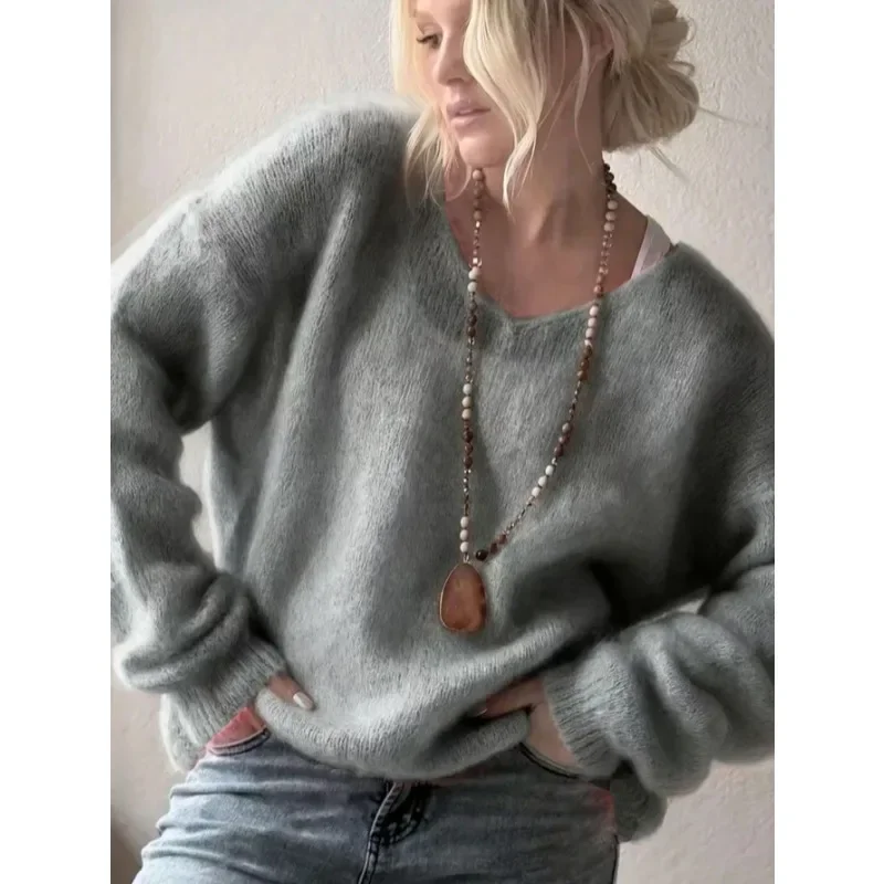 New Elegant and Fashionable 2025 Autumn and Winter Women's Long-sleeved V-neck Sweater Loose Casual Solid Color Knitted Top