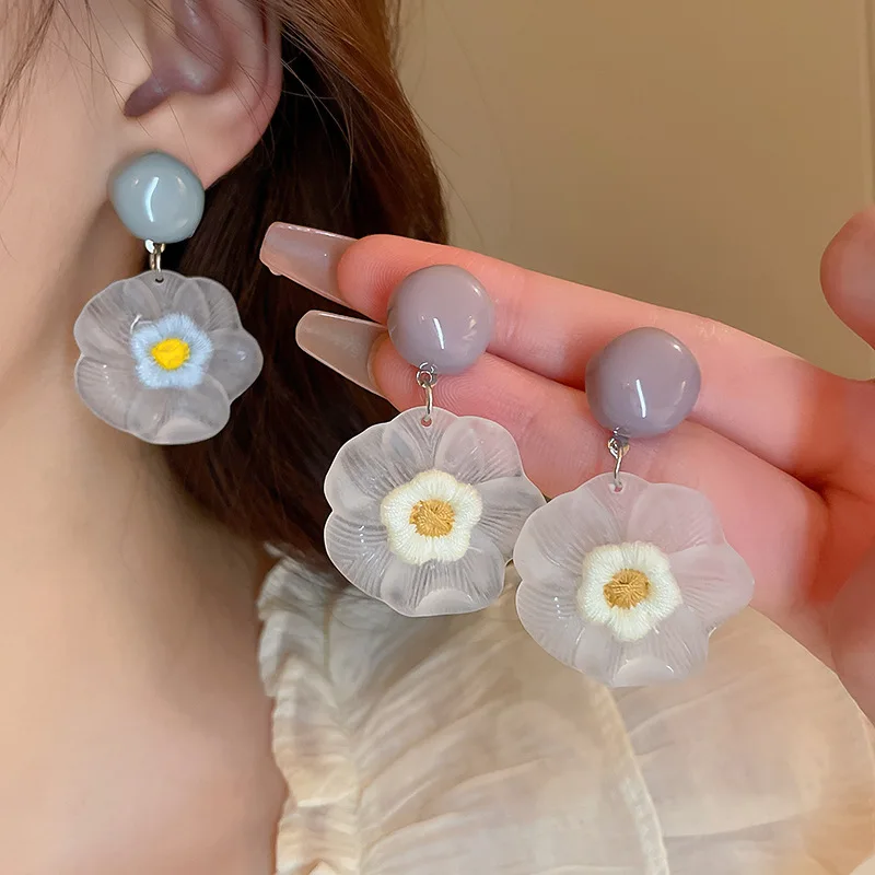 

Romantic Partysu Daisy Flower Earrings For Young Girl Fancy Arcylic Material Daily Wear Women Accessories Plant Jewelry Hot