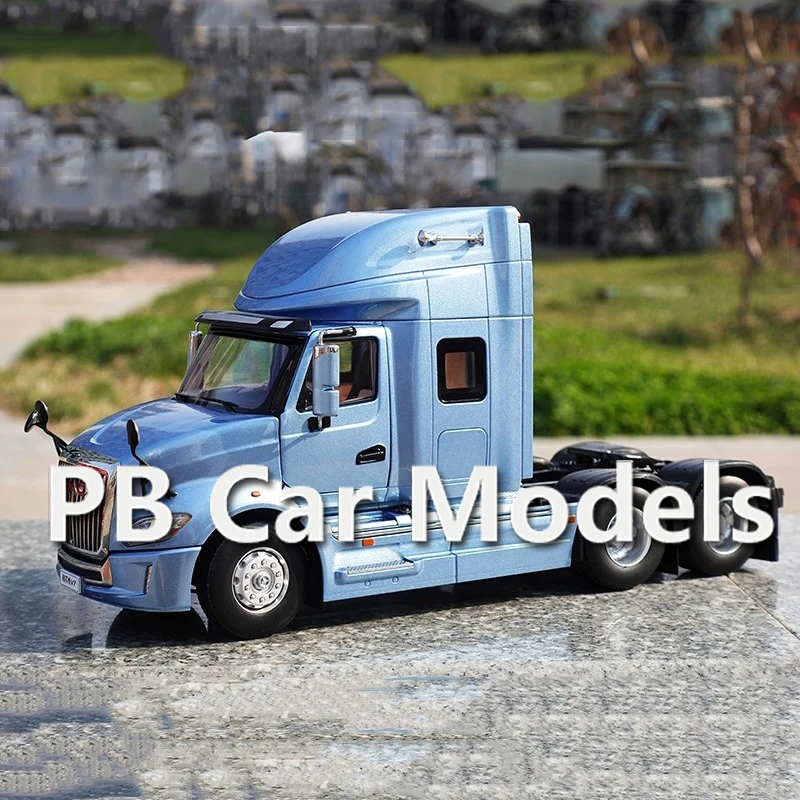 

1:24 Original Geerfa V7 tractor American tractor long head truck model alloy car model