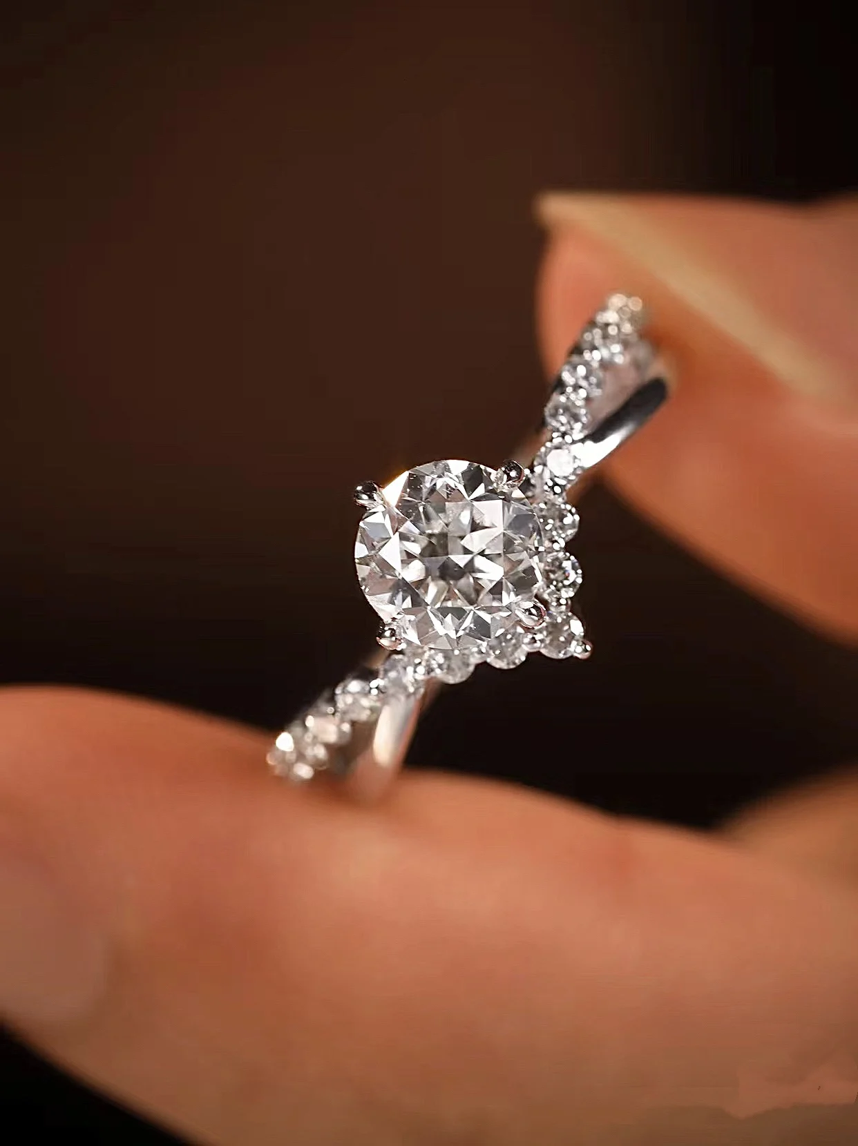 

Crown love with sterling silver Moissanite ring Four claw crown Moissanite diamond wedding ring