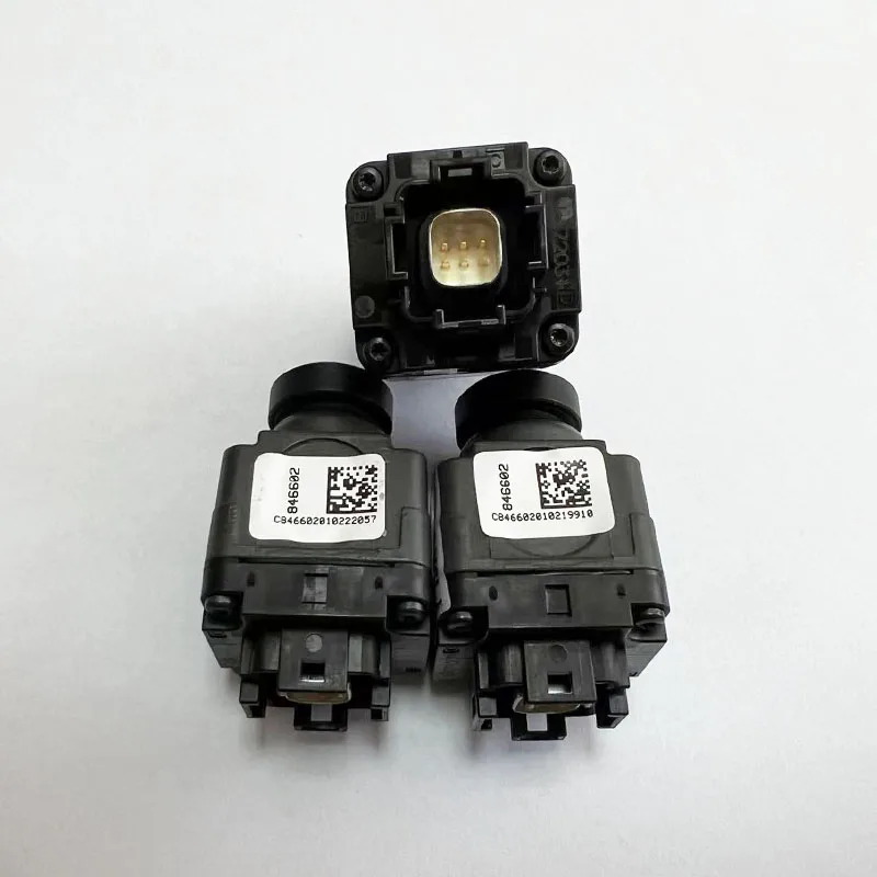 Front-and-rear-bumper-surround-camera-LR052029-used-in-the-Range-Rover ...