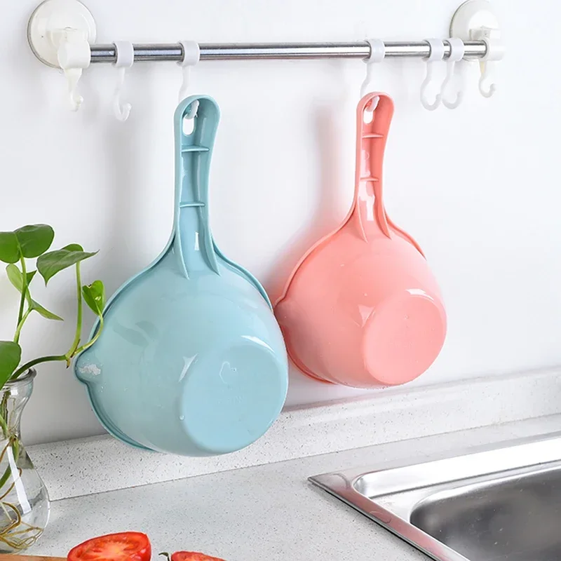 1pc Plastic Water Scoops Children Baby Bath Spoon Bathing Ladle Washing Hair Tool Thick Long Handle Cooking Kitchen Tools