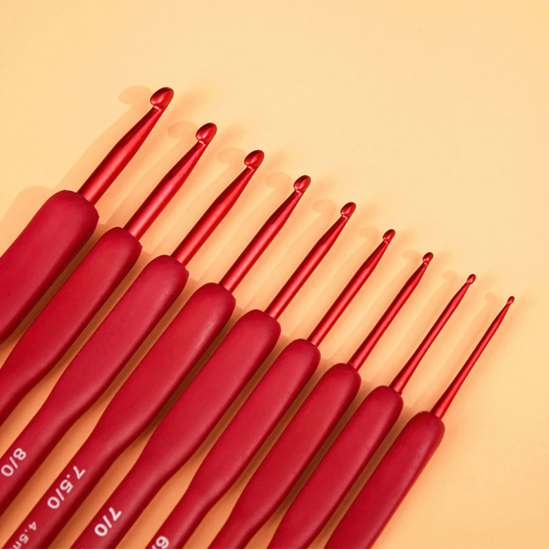 1PC Red Crochet Hook Silicone Handle Aluminum Hand Knitting Needles Crocheting Weave Crafts Hooks 2/2.5/3/3.5/4/4.5/5/5.5/6mm
