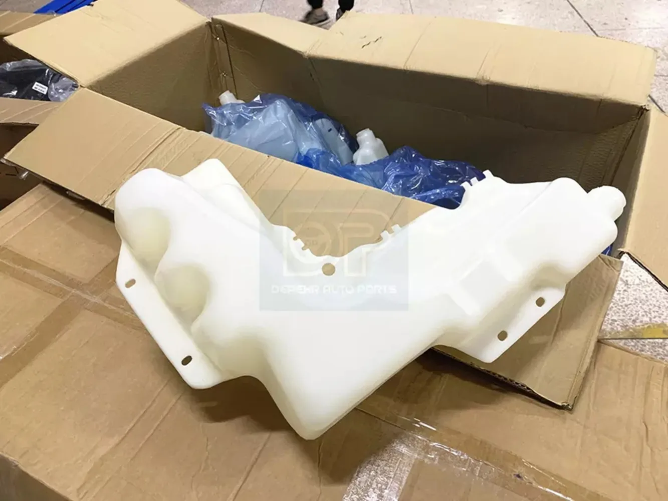 One Piece Aftermarket Water Tank Container 84092257 84024488 For 