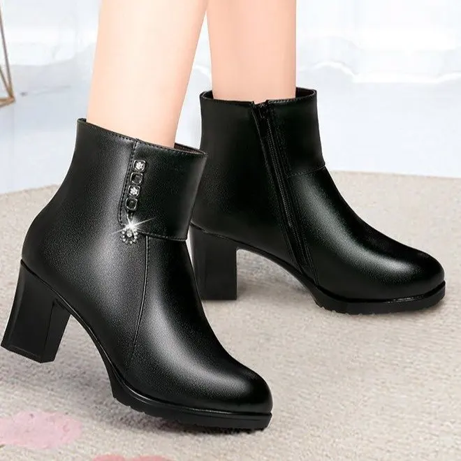 2024 New Fashion footwear with Velvet Insulation Women's Leather Boots Winter Women's Side Zipper High Heel Short Boots