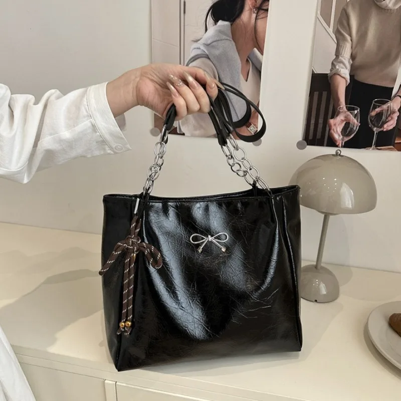 Elegant Y2K Bow Large Capacity Handbags Luxury Designer Shoulder Bag Women Daily Commuting Soft Tote Bag