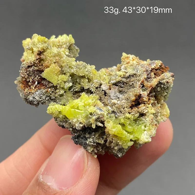 100%  Natural pyromorphite Mineral Specimens Stones and Crystals Healing Crystal