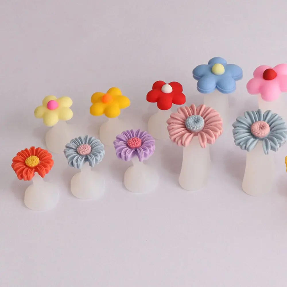 8pcs Cute Soft Silicone Toe Separator Crystal Candy Color Flower Shaped Foot Finger Divider Form Manicure Pedicure Nail Art Tool