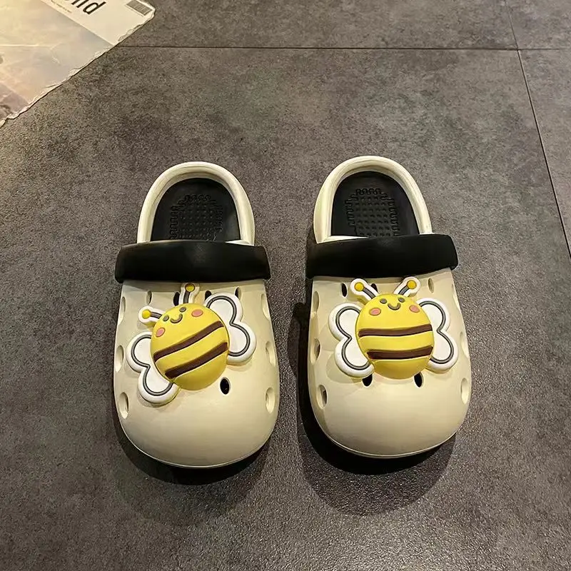 Thick-soled hole shoes women's summer 2024 new outer wear seaside beach cute cartoon little bee bag head sandals