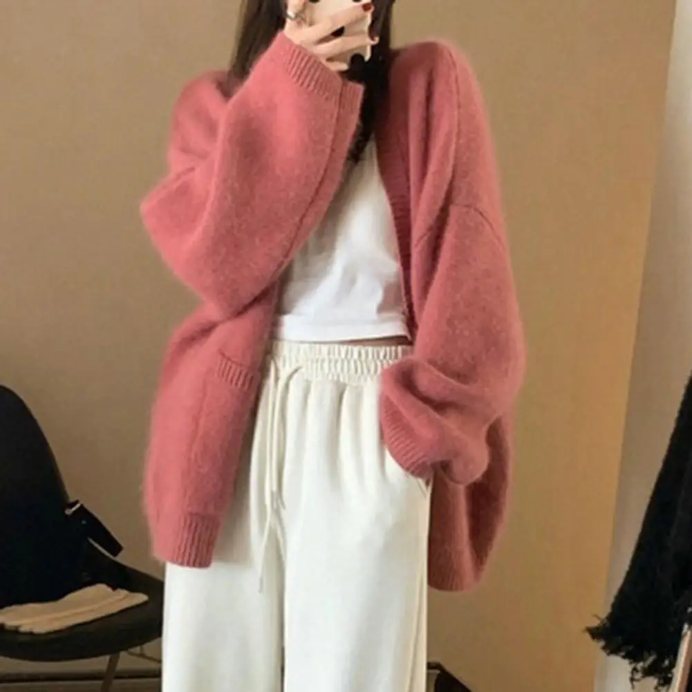 

This cardigan is solid color and very versatile High-quality fabric, correct shape, drapey, soft and skin-friendly