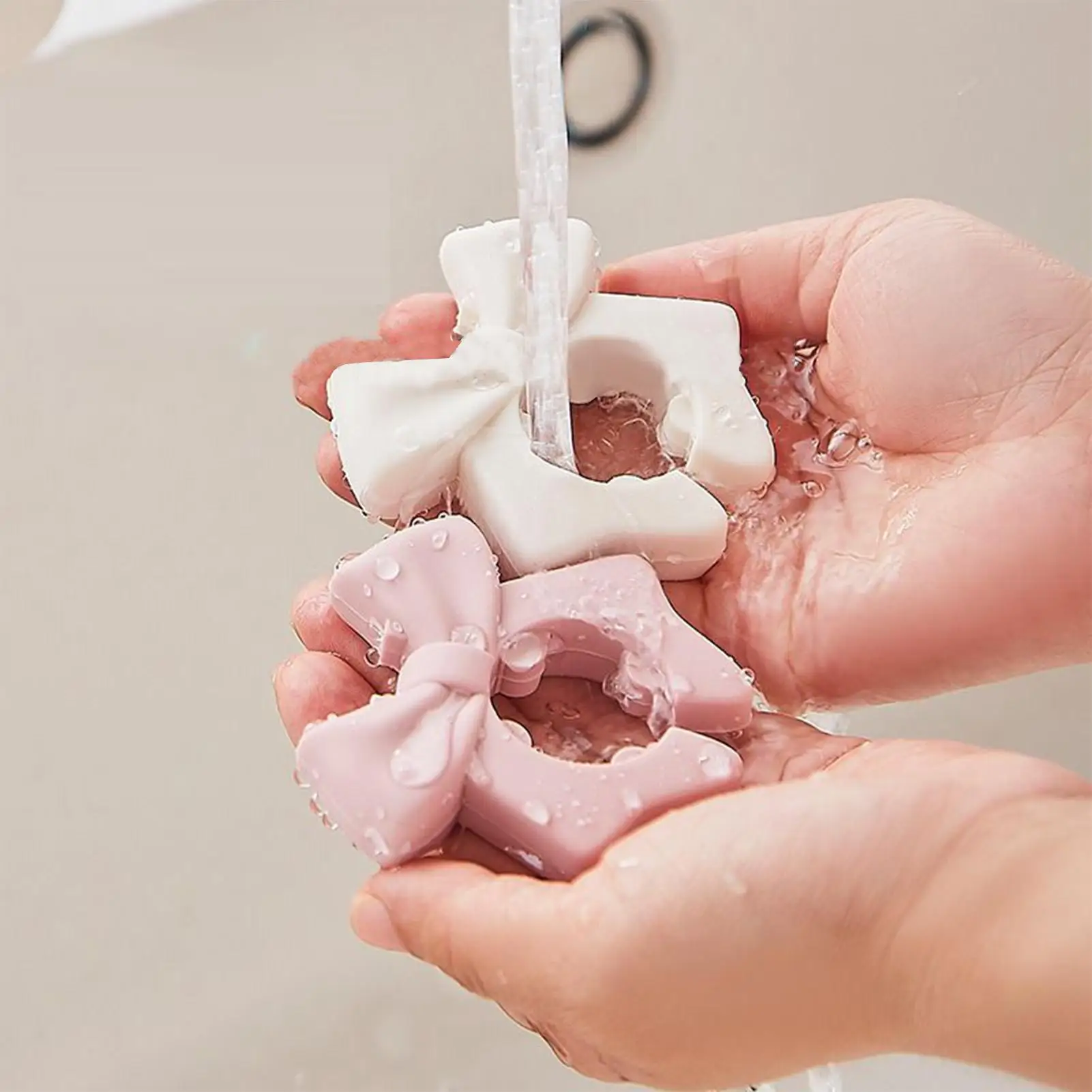 Bow Silicone Spatula Rack Silicone Utensil Holder Heat-Resistant Space-Saving Bowknot Ladle Rest for Pot Non-Slip Kitchen Gadget