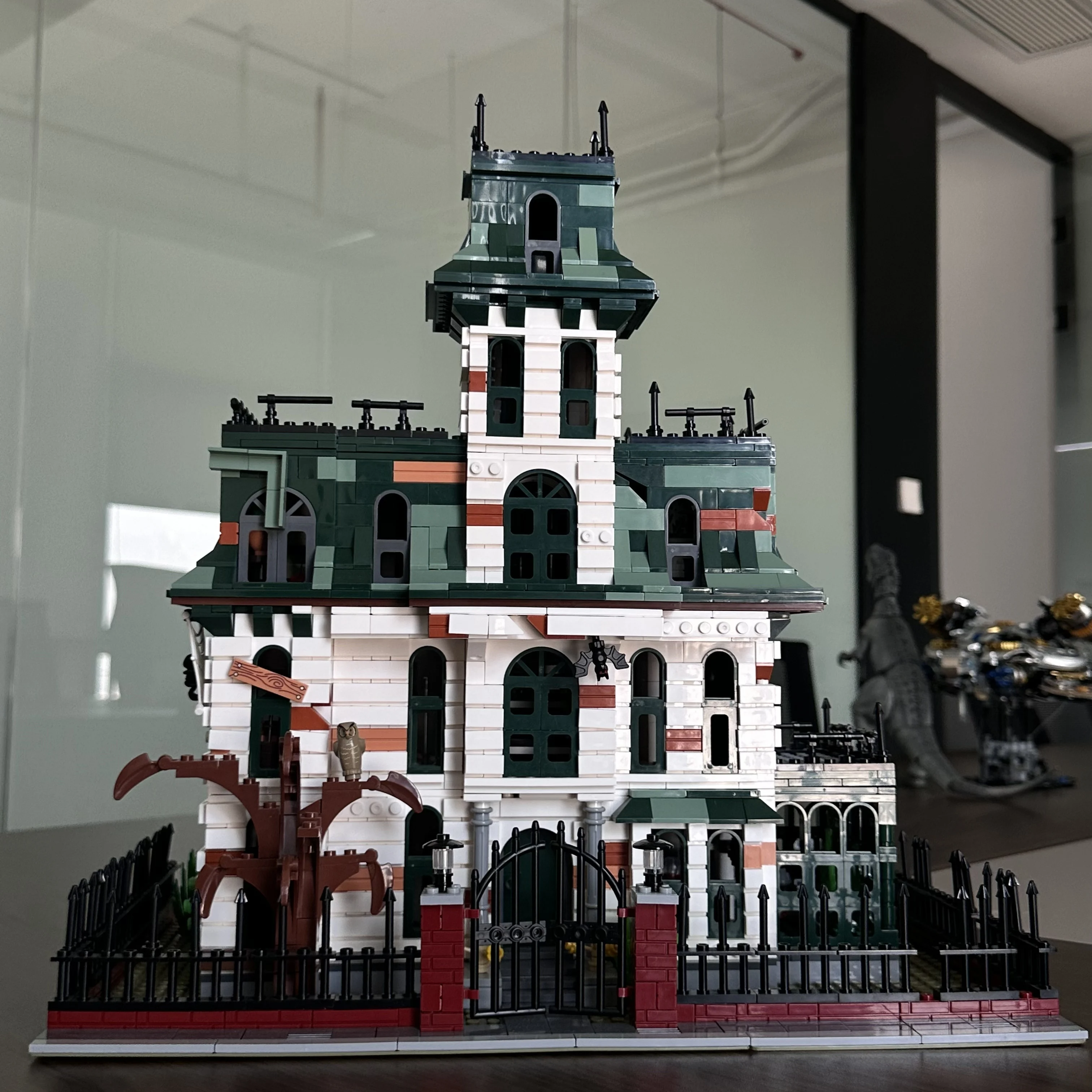 3378-teiliger Wednesday Addams Haus-Bausatz, Geistergeschloss-Modellbausatz, Geschenk für Kinder und Erwachsene, Sammlerstück und Dekoration