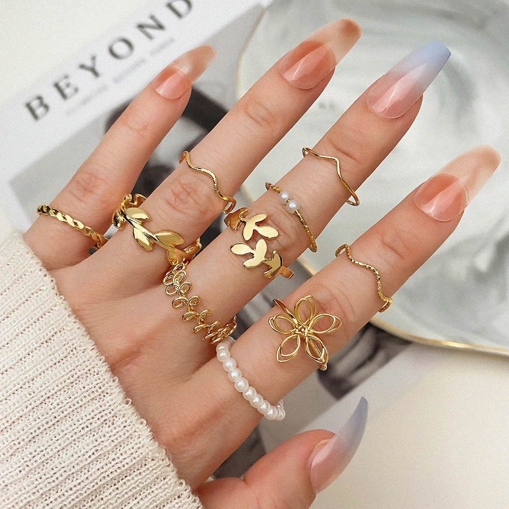 Iparam Bohemian Wave Flower Rings Set Per Le Donne Vintage Geometric Pearl Butterfly Metal Chain Knuckle Rings Regalo Di Gioielli Alla Moda