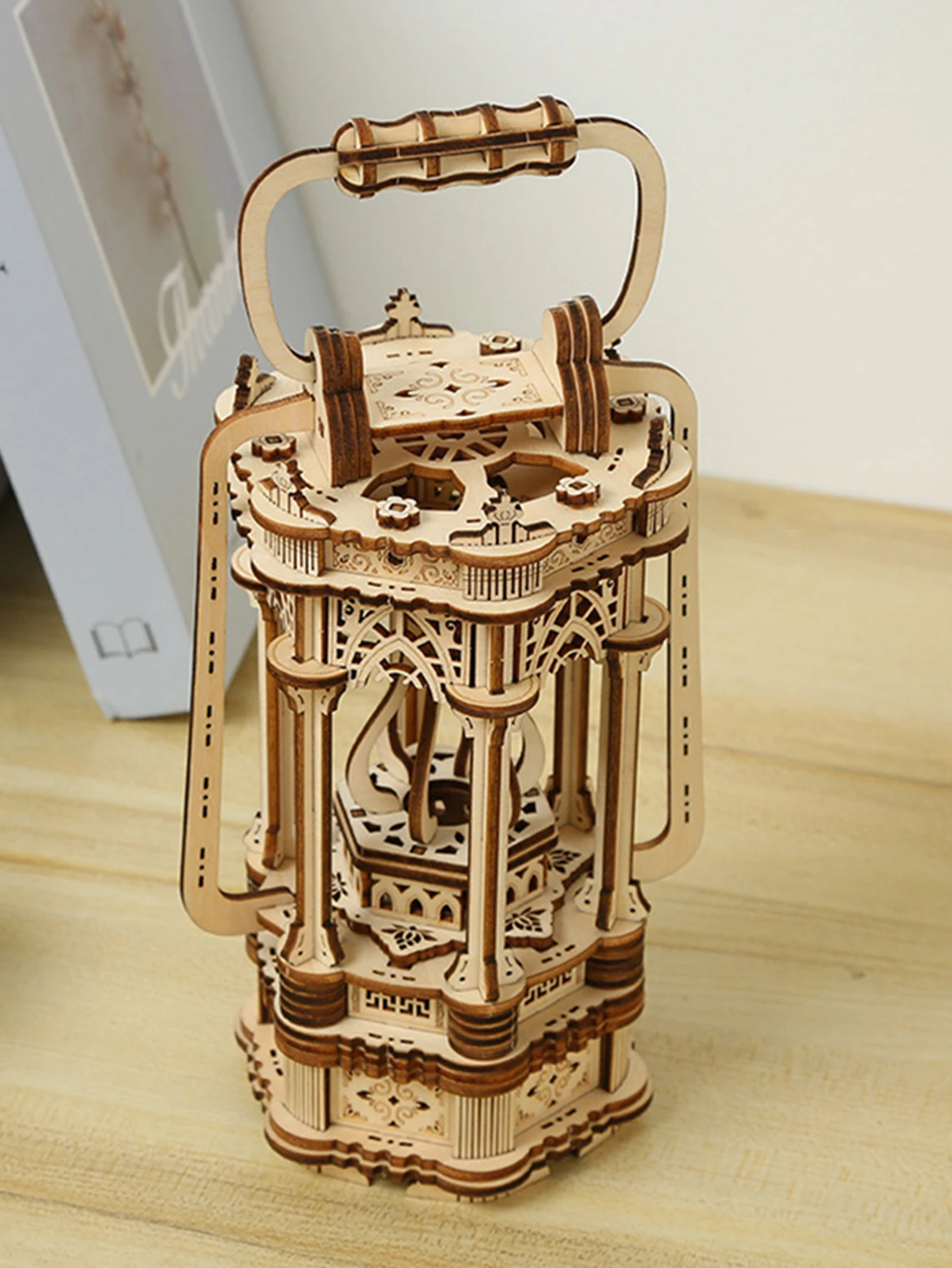 Music Park 3D-Holzpuzzle – DIY Drehbare Vintage-LED-Laterne, 154 Teile, 11.4x19.5x24.4 Cm, Geschenk Für Teenager