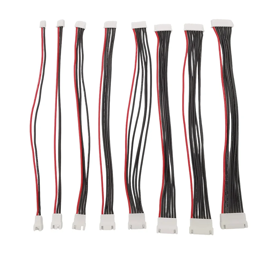 Connecteurs de batterie RC en action, branchés sur une batterie LiPo