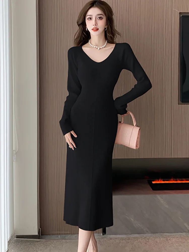 

Женское трикотажное платье-свитер с V-образным вырезом и длинным рукавом