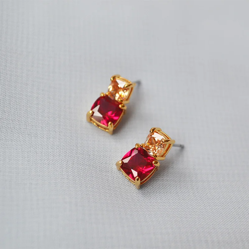 

Korean version of light luxury, exquisite, compact, and simple square red corundum, sweet beauty, divine temperament, earrings