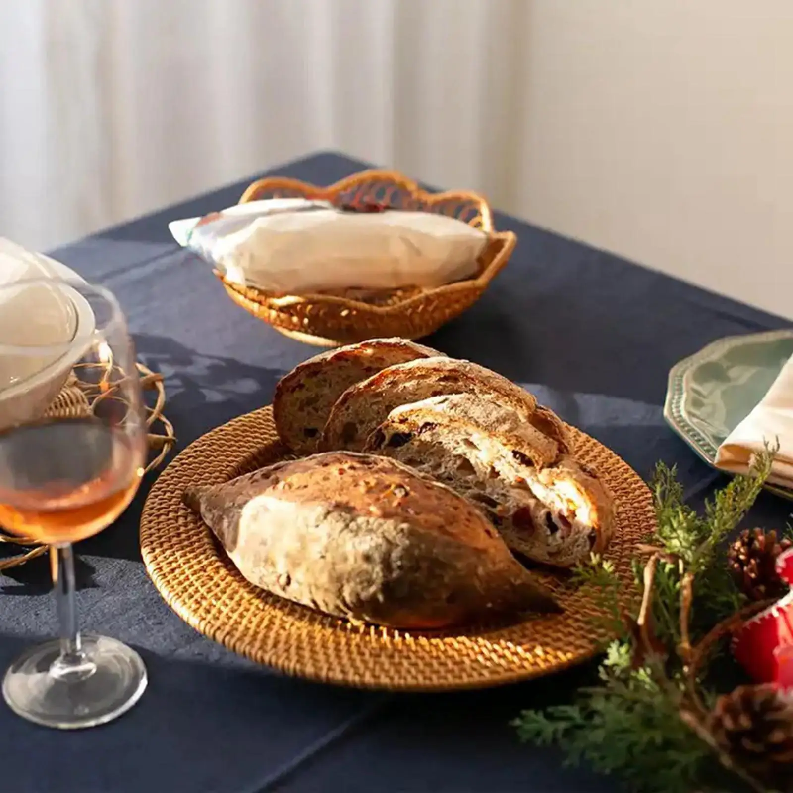 Round Rattan Charger Plate Fruit and Bread Tray Counter Food Snack Serving Tray for Bathroom Sundries Coffee Table Countertop 4