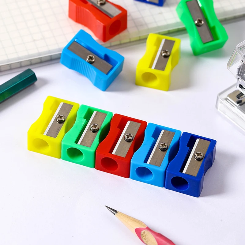 10-20PCS 단일 구멍 수동 연필깎이 무작위 혼합 색상 경량 휴대용 플라스틱 연필깎이 휴대용 문구류 ZYF